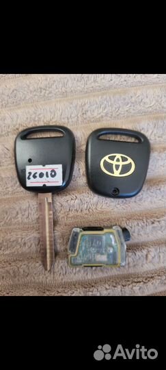 Смарт-ключ Toyota оригинал
