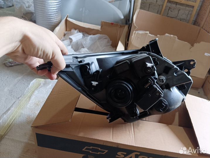 Chevrolet Cobalt фара передняя левая