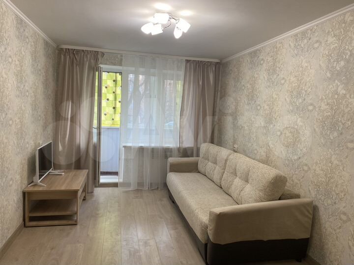 2-к. квартира, 50 м², 1/9 эт.