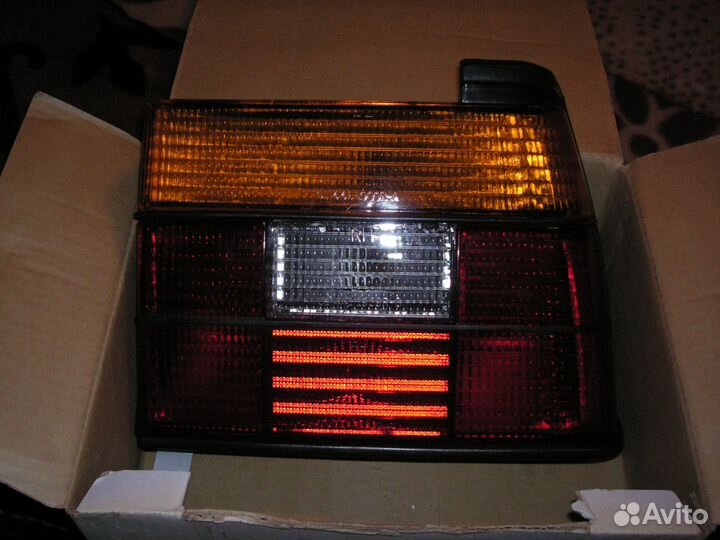 Задняя правая блок-фара VW Jetta II