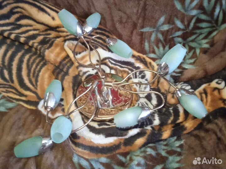 Люстра на 9 рожков