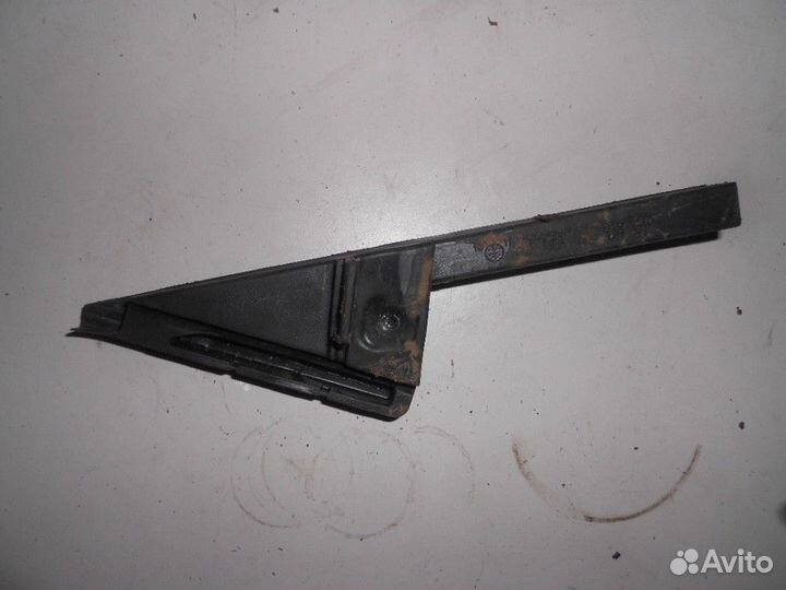 Накладка задней левой двери (Hyundai Solaris)