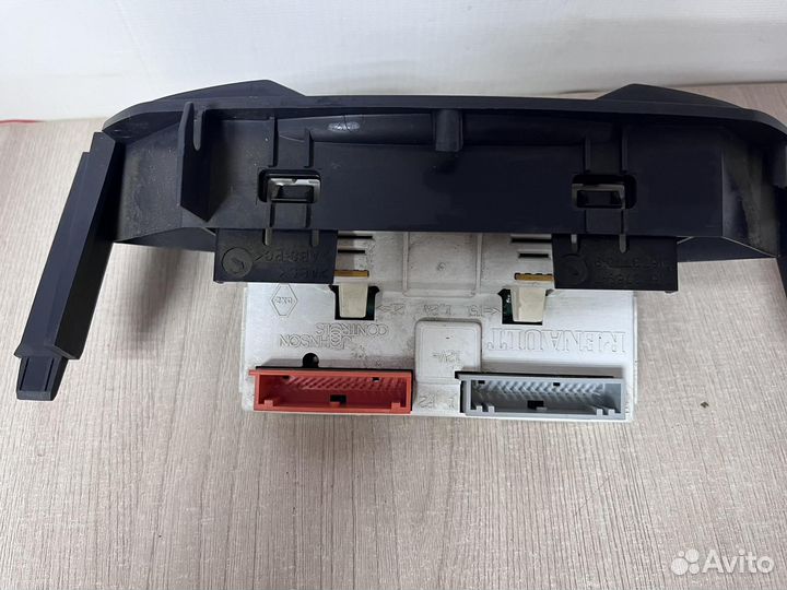 Часы Renault Symbol