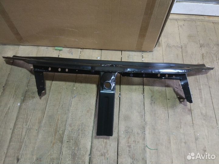 Панель передняя телевизор Renault Logan