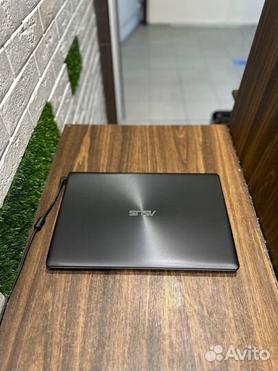 Ракетище intel x4 core i3-4010u\12gb\SSD\15.6 HD