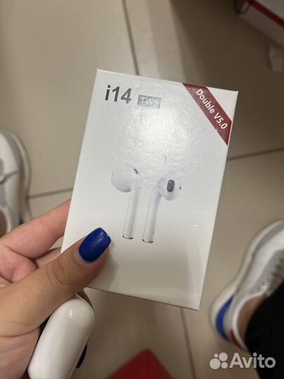 Беспроводные наушники apple airpods
