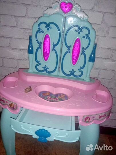 Туалетный столик для девочки