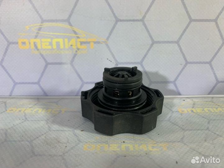 Крышка расширительного бачка Opel Astra J OPC