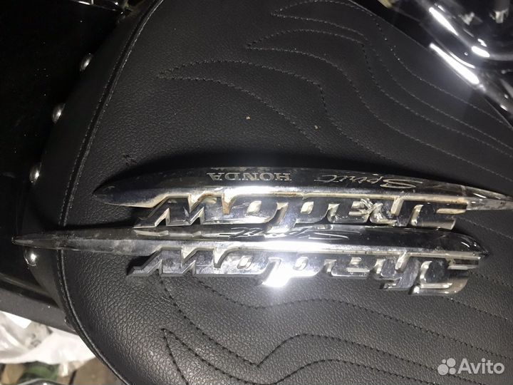 Эмблема на бак Honda spirit