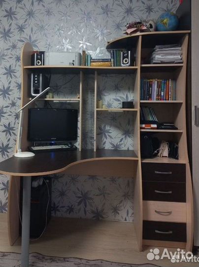 Компьютерный стол