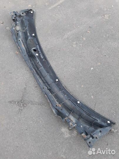 Накладка на лобовое стекло (жабо) nissan altima L3