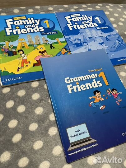 Учебник по английскому Family and Friends 1