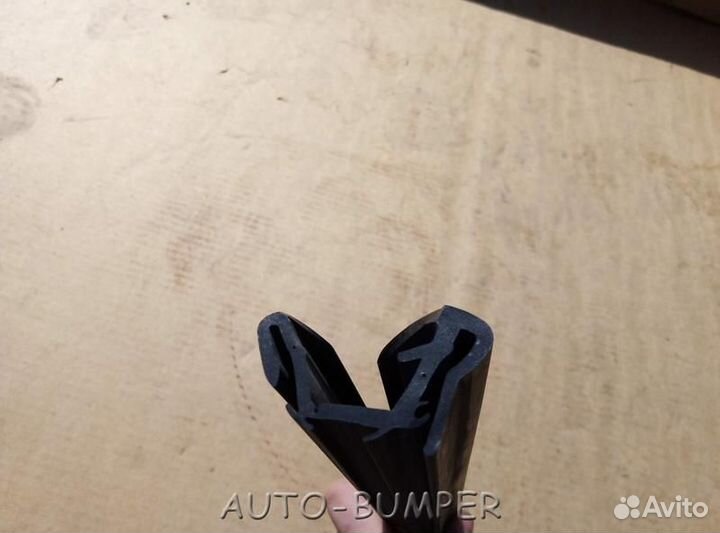 Dongfeng Желобок двери передний в сборе