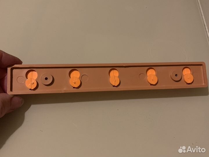 Вешалка пластиковая