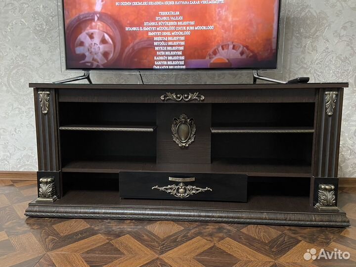 Подставка под телевизор