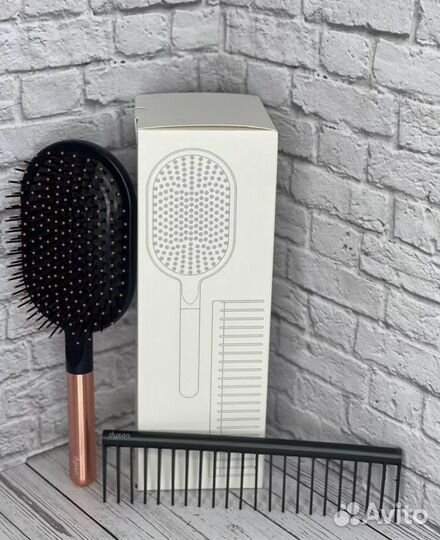 Фен dyson + набор расчесок Dyson