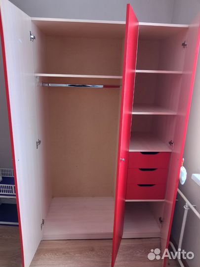 Шкаф распашной