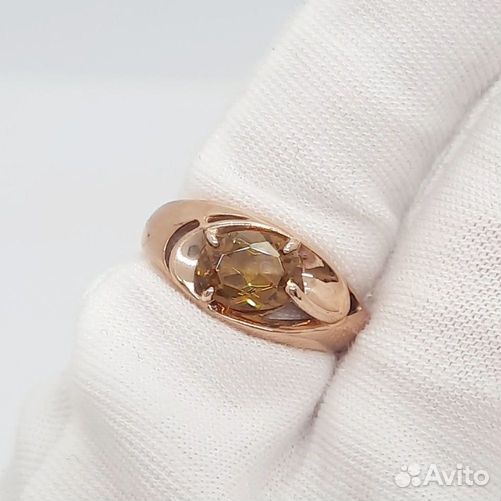 Золотое кольцо с камнем 16,5р