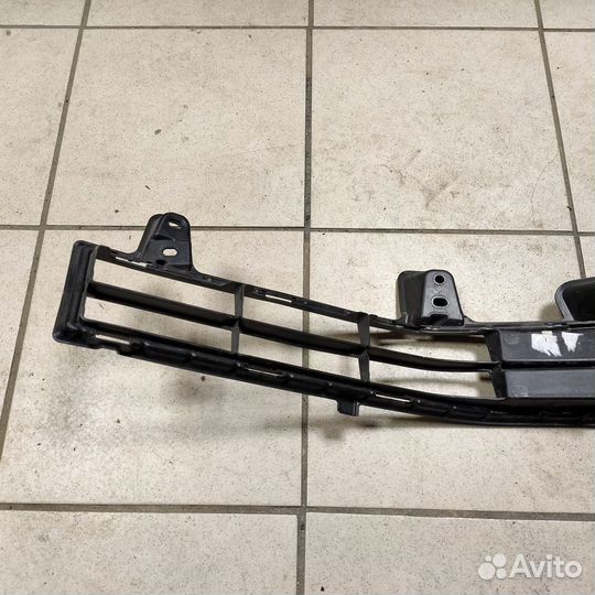 Решетка правая Toyota LC200 15- Оригинал