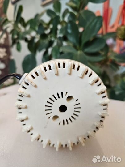 Кофемолка советская, в рабочем состоянии