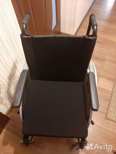 Продам инвалидную коляску