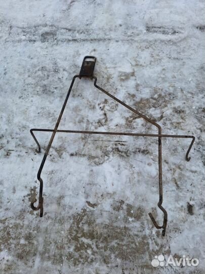 Кронштейн запасного колеса Рено Сандеро 1