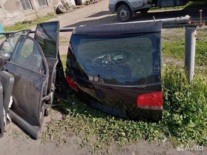 Крышка багажника Volkswagen Touareg 1