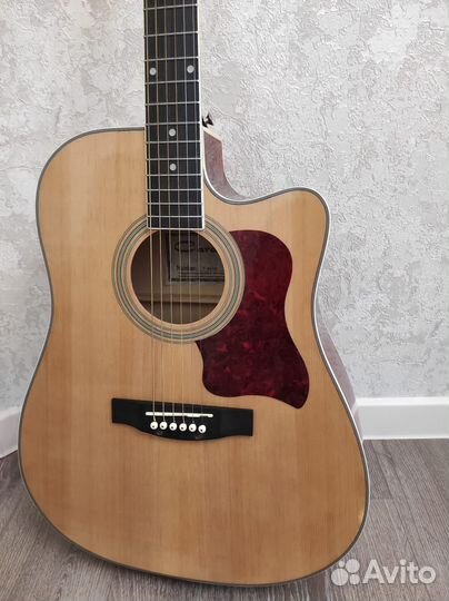 Продам акустическую гитару Caraya F-641n