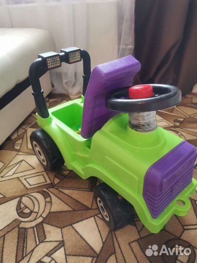 Каталка, толкатель машинка