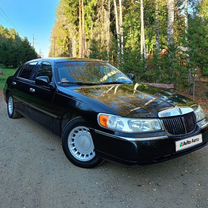 Lincoln Town Car 4.6 AT, 2001, 235 000 км, с пробегом, цена 900 000 руб.