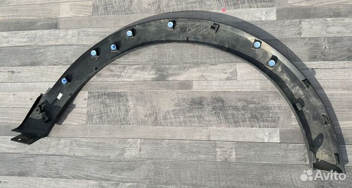 Renault kaptur накладка крыла переднего левого