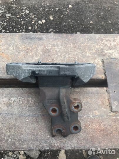 Подушка двигателя Volvo Xc90