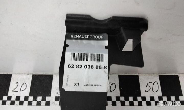 Дефлектор радиатора левый центральный Renault Kapt