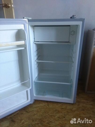 Минихолодильник с морозильной бу