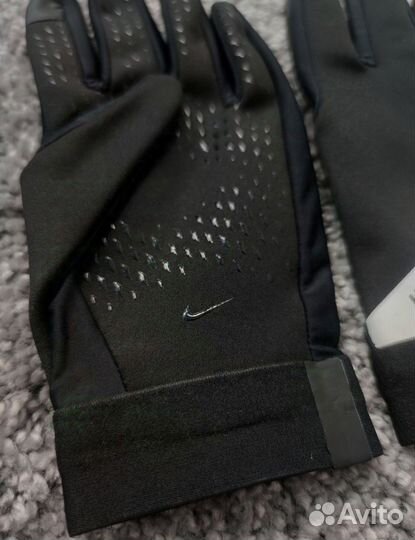 Перчатки Nike HyperWarm