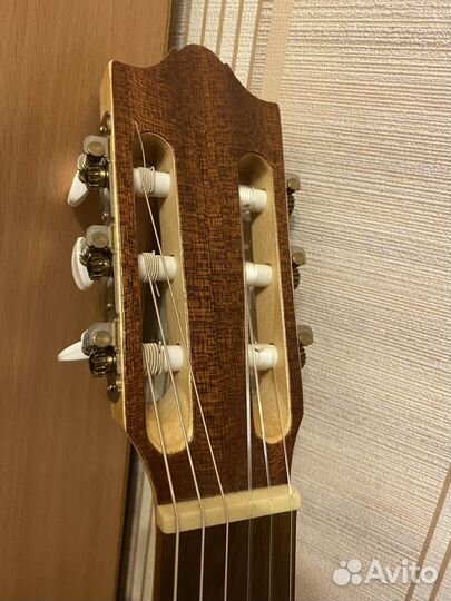 Классическая гитара шестиструнная