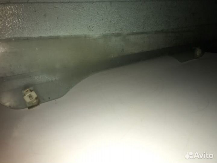 Стекло боковое переднее левое Chevrolet Aveo T250