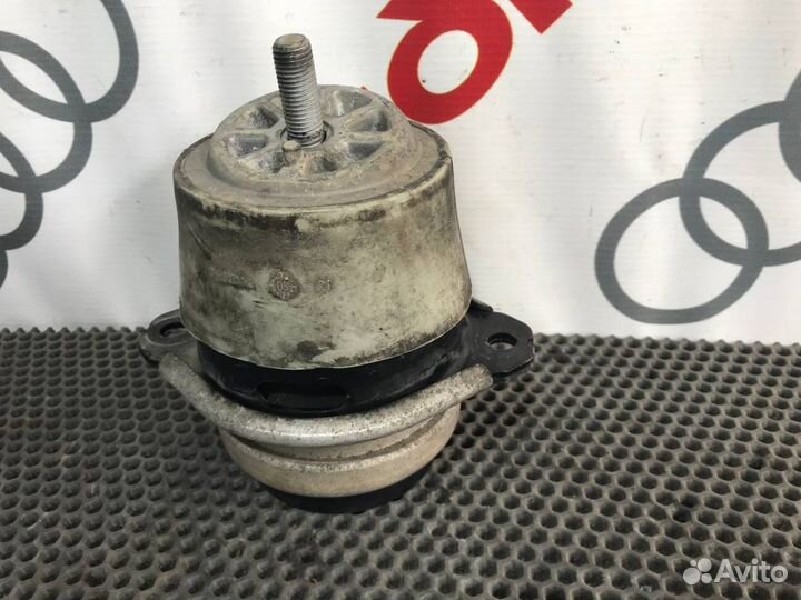 Audi q7 4L опора двигателя