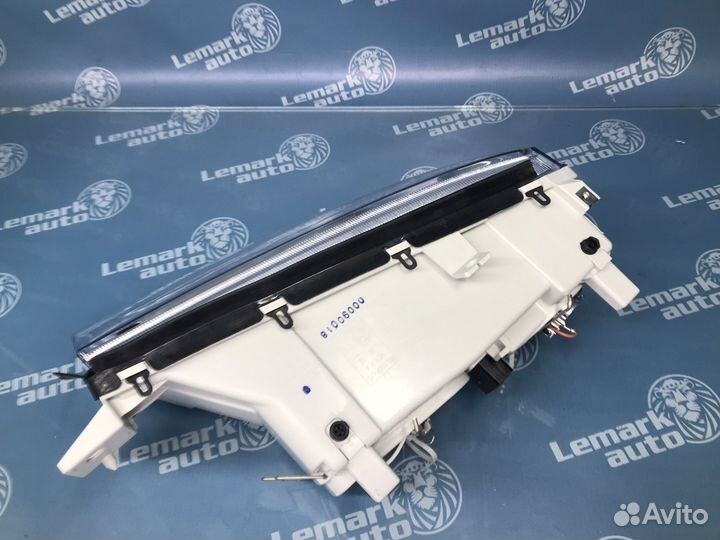 Фара правая Skoda Octavia A4