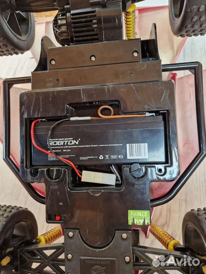 Машина на пульте управления аккумуляторная