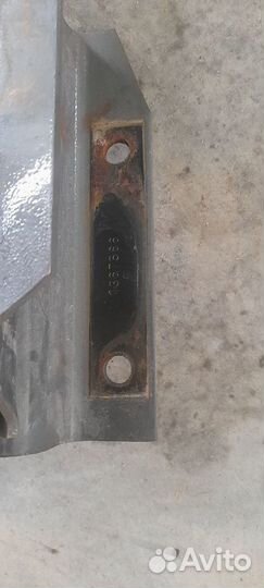 Крепление топливного бака (в сборе)