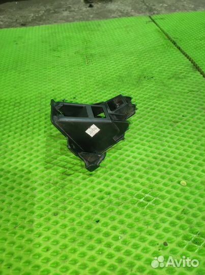 Кронштейн заднего бампера правый VW Jetta