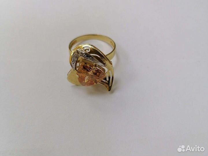 Золотое кольцо с бриллиантами