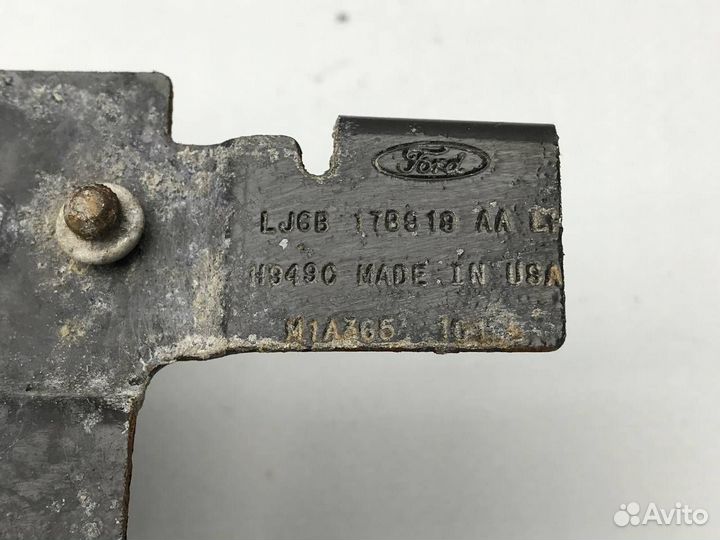 Кронштейн (крепление) Ford Escape 4 2020