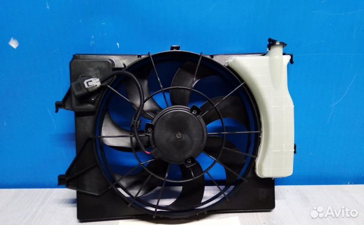 Диффузор c вентилятором Hyundai Solaris 2 2017-нв