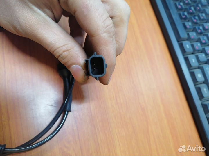 Задний датчик ABS меган 2