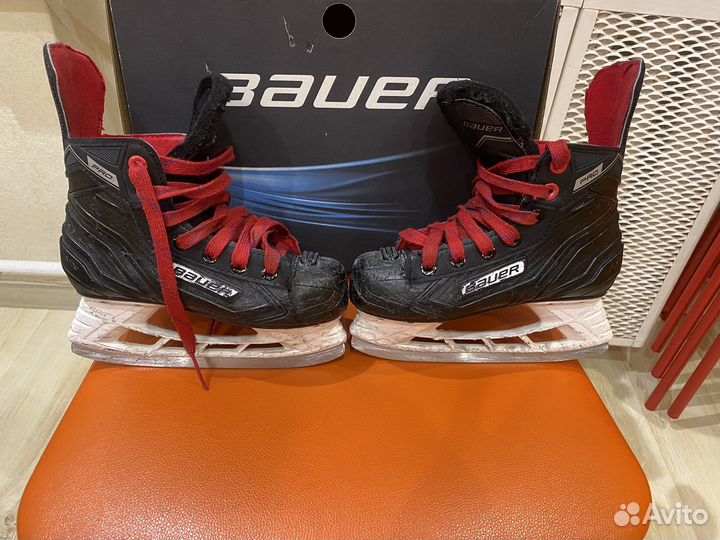 Коньки хоккейные профессиональные