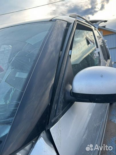 Накладка стойки левая Skoda Roomster