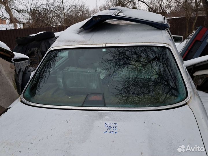 Заднее стекло на Мерседес W126