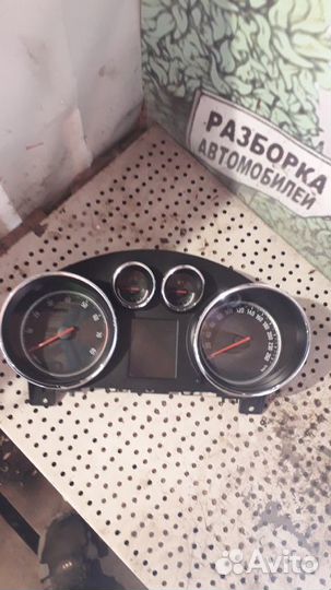 Щиток приборов Opel Astra J GTC
